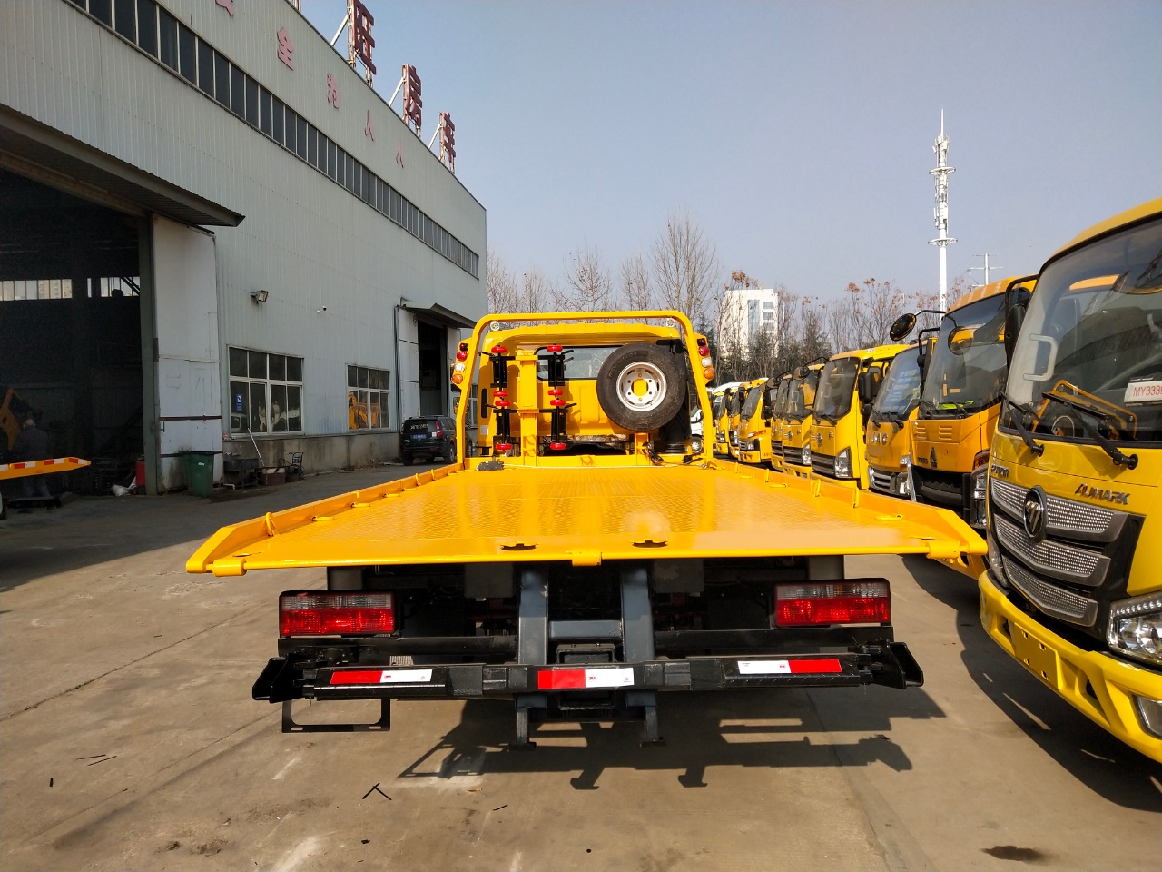 東風多利卡黃牌清障車