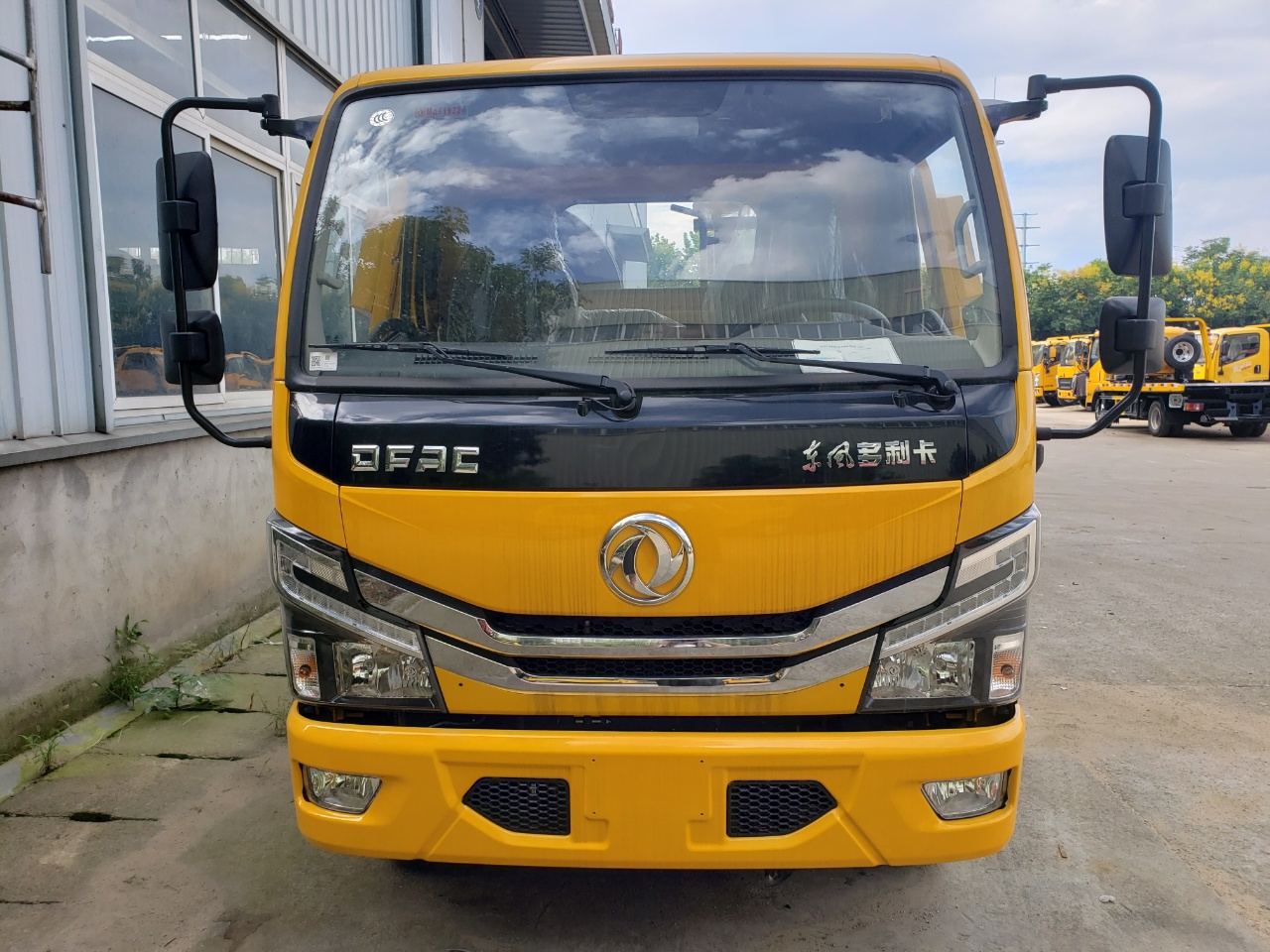 東風(fēng)多利卡清障車