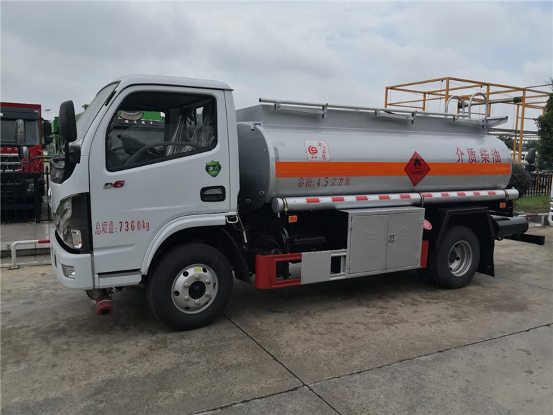 東風(fēng)多利卡4.5方 加油車