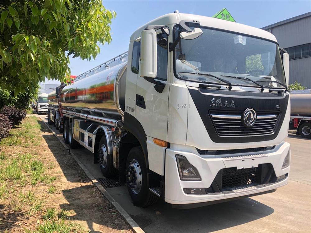 25.2 東風天龍前四后八鋁合金運油車