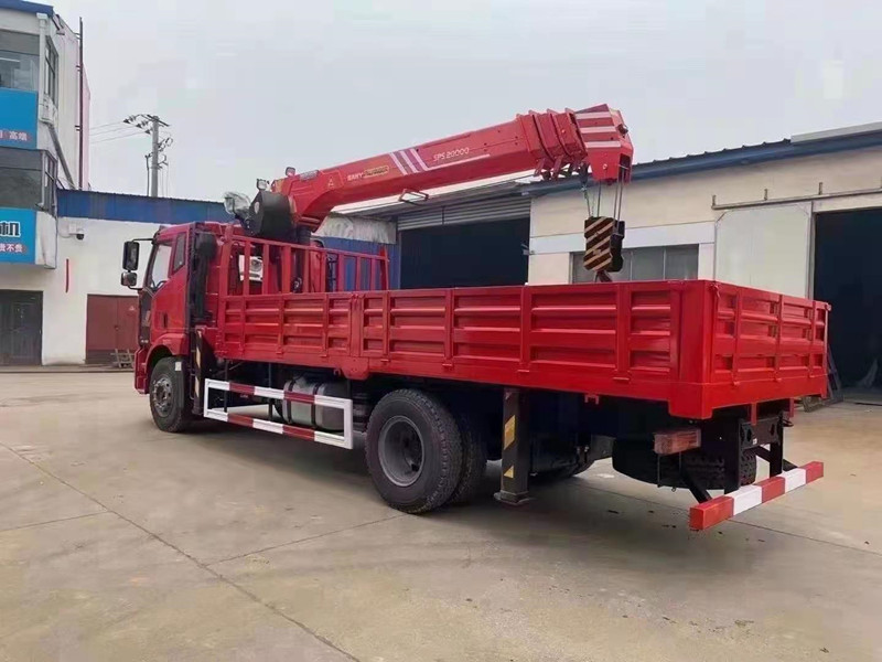 解放單橋三一8噸吊機