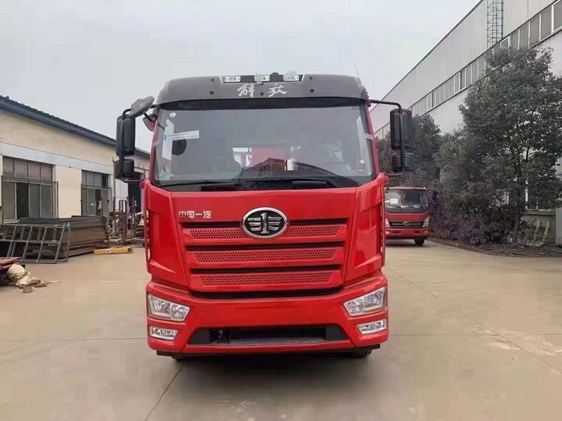 解放單橋三一8噸吊機