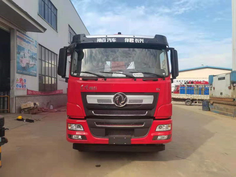 東風暢行D7前四后八三一14噸吊機