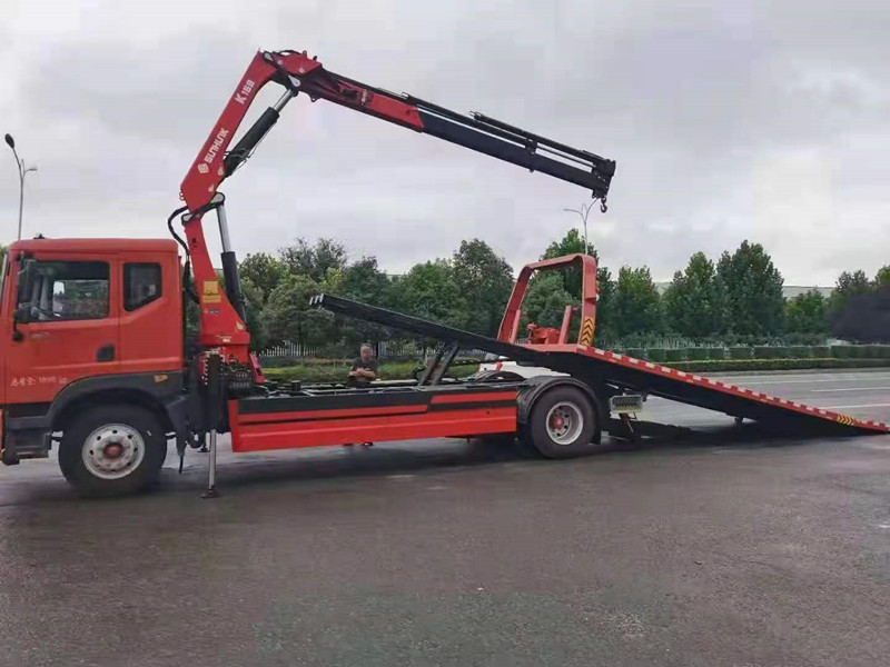 東風多利卡D9宏昌天馬8噸折臂清障帶吊