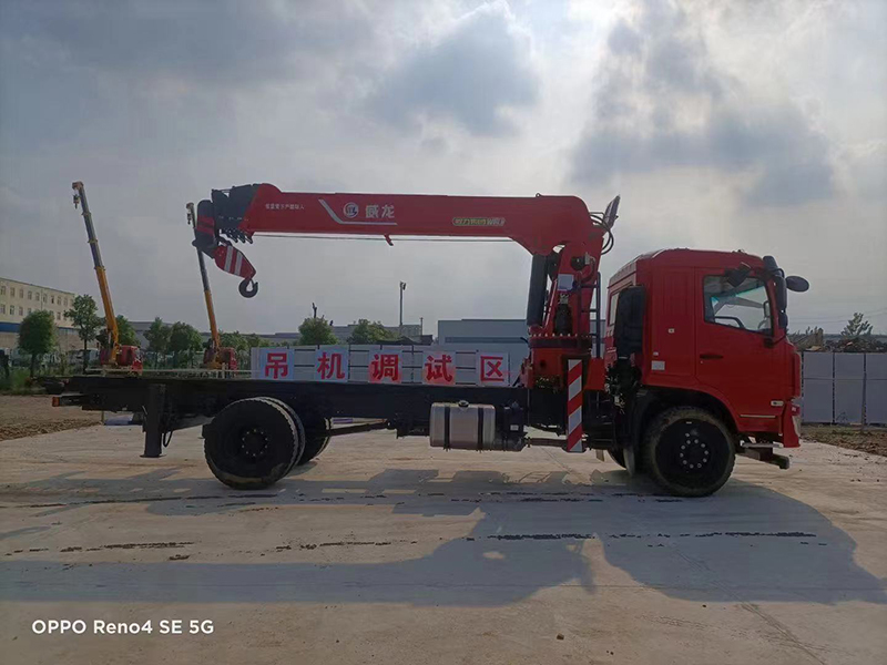 東風暢行D3單橋隨車吊